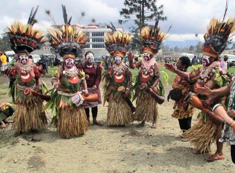 Manus dancers and a Hagen women’s ‘weldo’ group performing at the celebrations