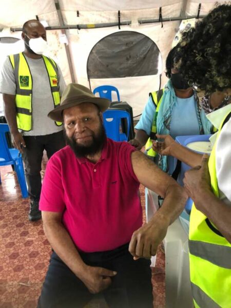 Governor gets the vaccine
