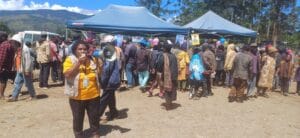 Ms. Freda Pyanyo, Deputy Director for Public Health in Yellow Shirt, raising awareness among the Public in Mt Hagen, Western Highlands Province