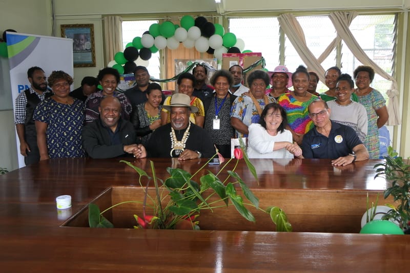 Group photo of the PNG CORE representatives, Western Highlands Governor Hon. Wai Rapa, acting CEO of WHPHA Jane Holden, Senior Staff and management of the Mt Hagen Hospital