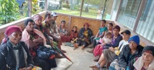 Women gathered for screenings and check-ups at the Cancer Clinic, Mt Hagen Provincial Hospital.